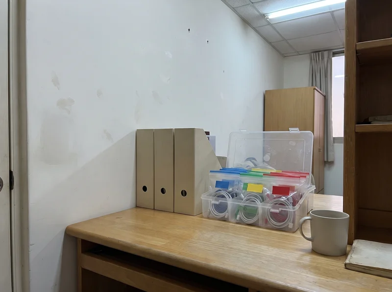 文件用檔案盒歸檔，線材分袋裝好十秒找到