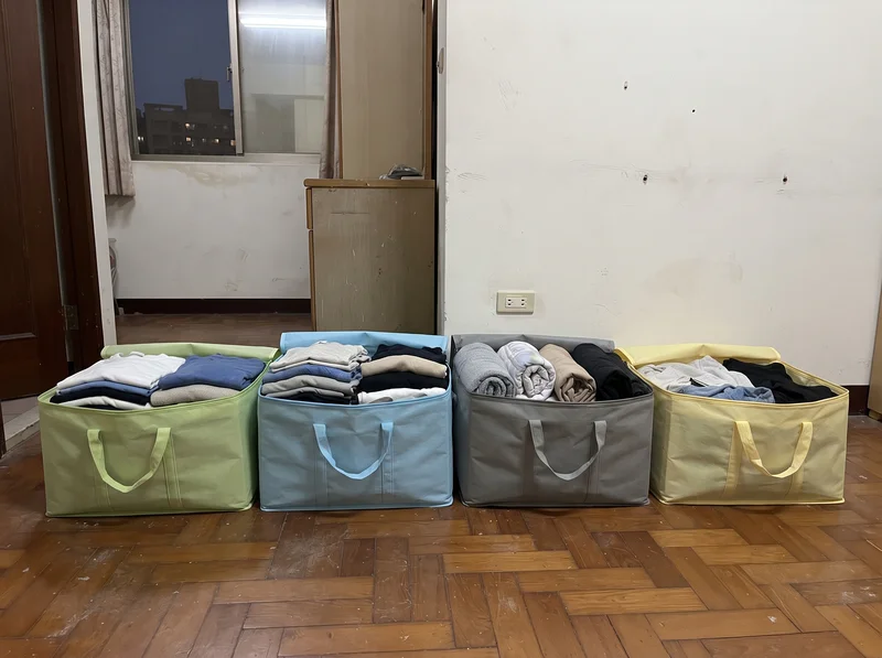 衣服斷捨離分四區：保留、捐贈、回收、待定