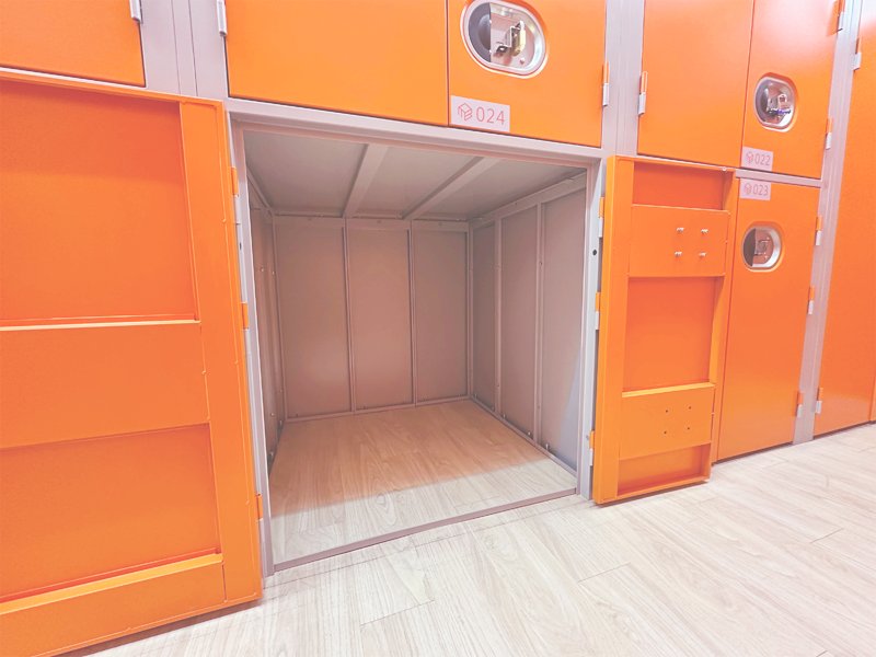 台中工學店 大型空倉櫃內部