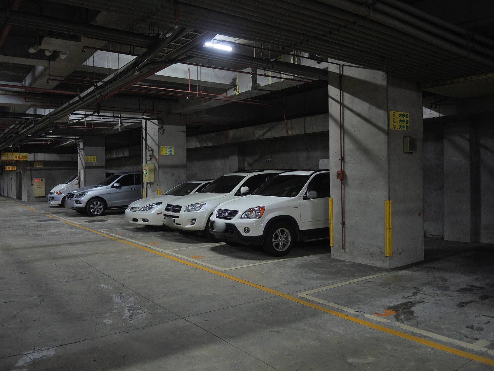 新北中和橋安店 地下停車位
