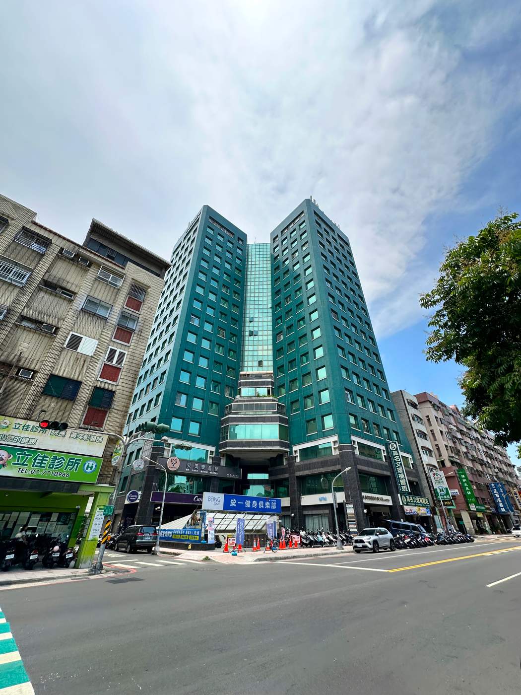 高雄苓雅輔仁店 大樓外觀街景
